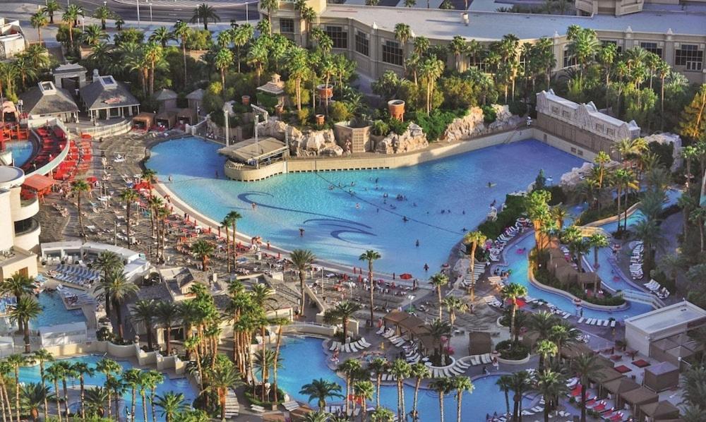 Mandalay Bay Resort And Casino By Suiteness Las Vegas Exterior foto